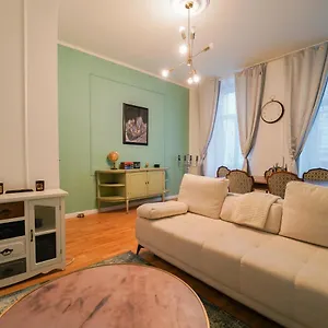 Mint 13 @ Mariahilf Apartament
